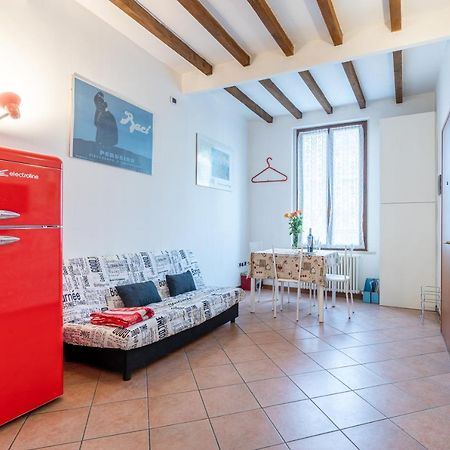 Parma Historic Center Apartment 7Min From Duomo ภายนอก รูปภาพ