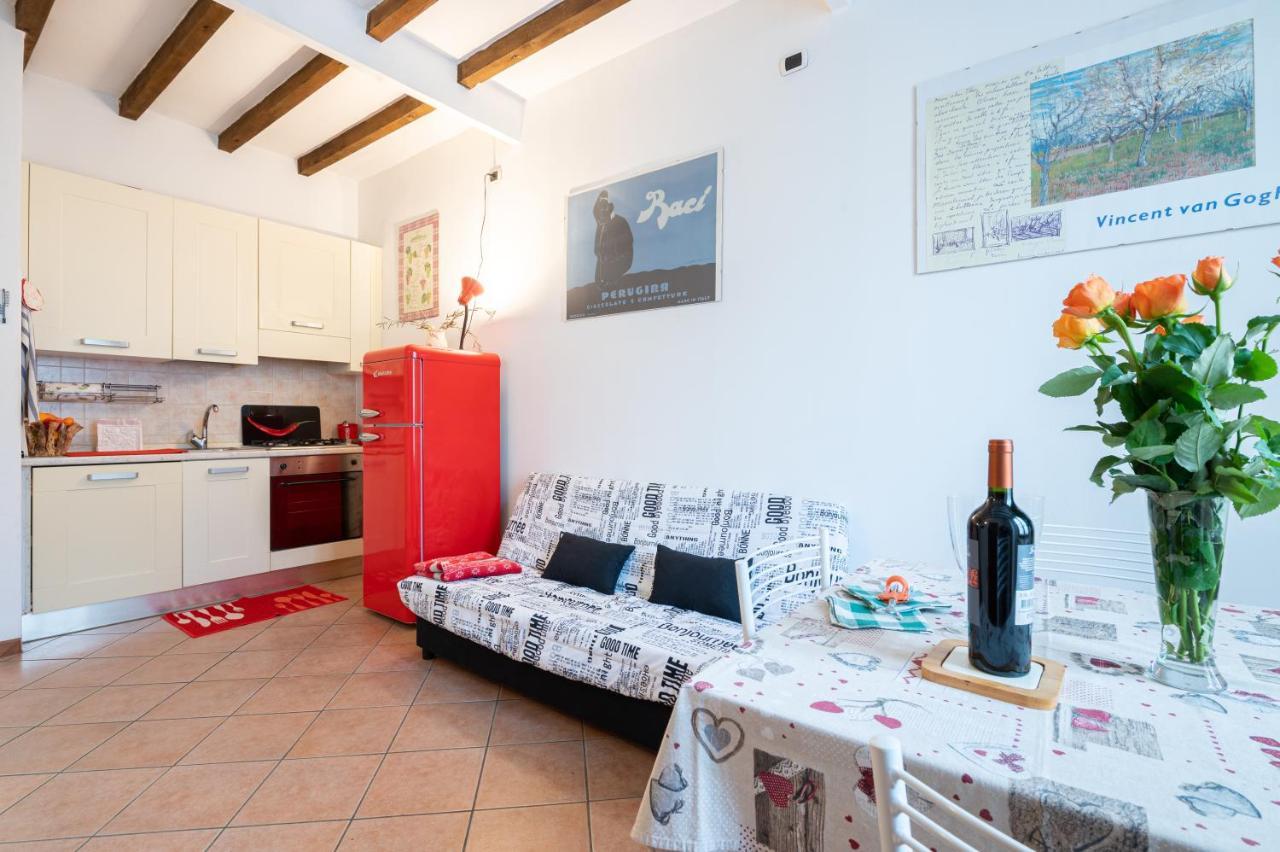 Parma Historic Center Apartment 7Min From Duomo ภายนอก รูปภาพ