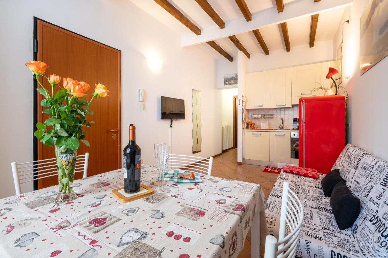 Parma Historic Center Apartment 7Min From Duomo ภายนอก รูปภาพ
